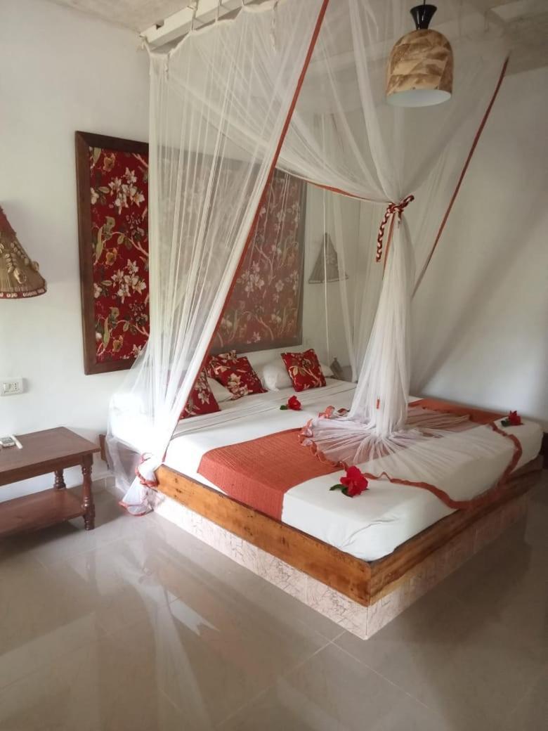 Madiro Hotel Nosy-Be Buitenkant foto